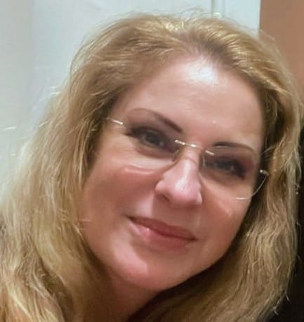Ing. Miriam Svobodová při ruční výrobě